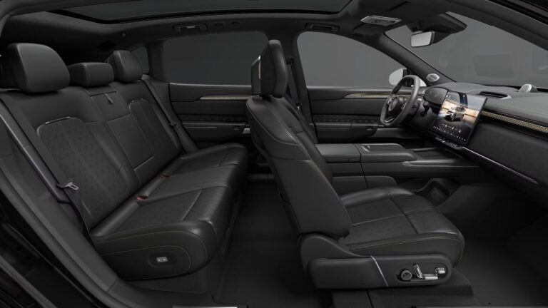 ZEEKR M Automoción - interior- nappa & PU charcoal black