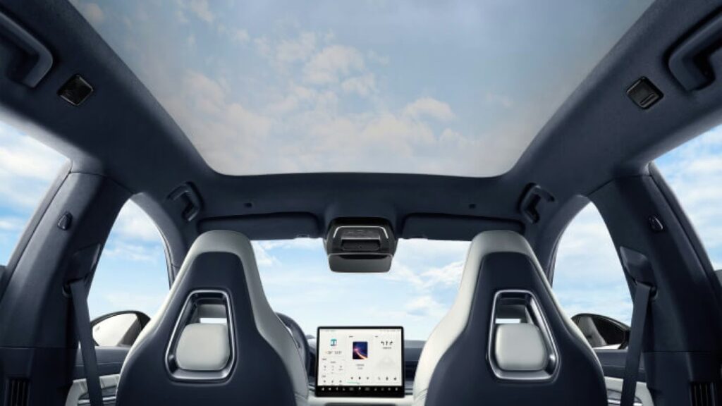 ZEEKR M Automoción - partes 3- techo panoramico