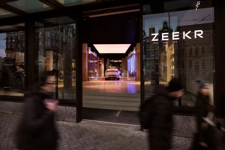 ZEEKR M Automoción - zeekr- zeek more