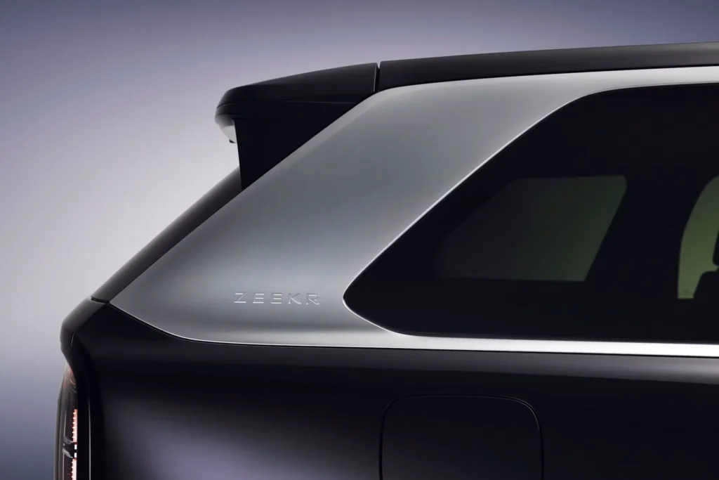 ZEEKR M Automoción -elegante silueta