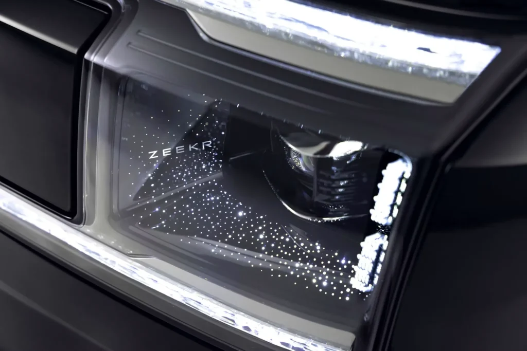 ZEEKR M Automoción -faros matrix
